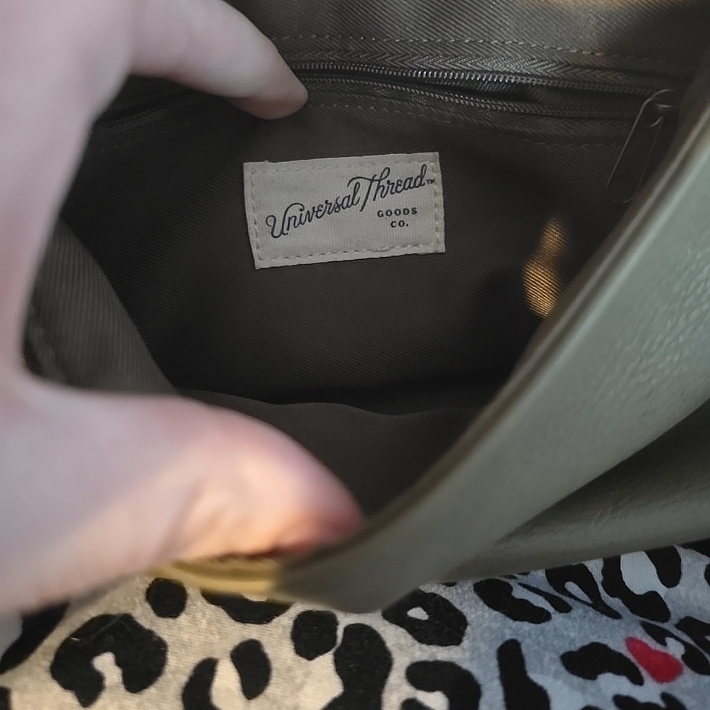 Universal Threads Olive Green Envelope Crossbody … - image 2